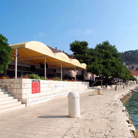 Delfin Hvar Hotel 2*