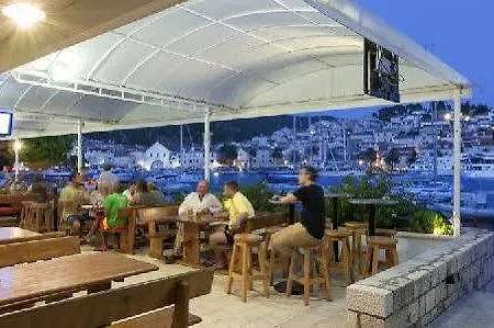 Hotel Delfin Hvar 2*