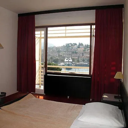 Delfin Hvar Hotel 2*