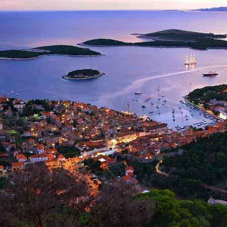 Hotel Delfin Hvar 2*