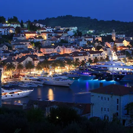 Delfin Hvar 2* Hvar Town