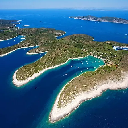 Hotel Delfin Hvar 2*