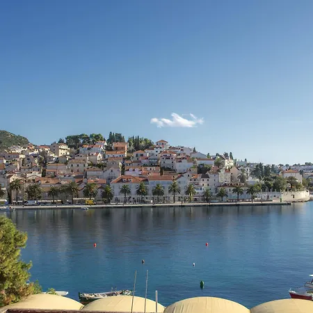 Hotel Delfin Hvar 2*